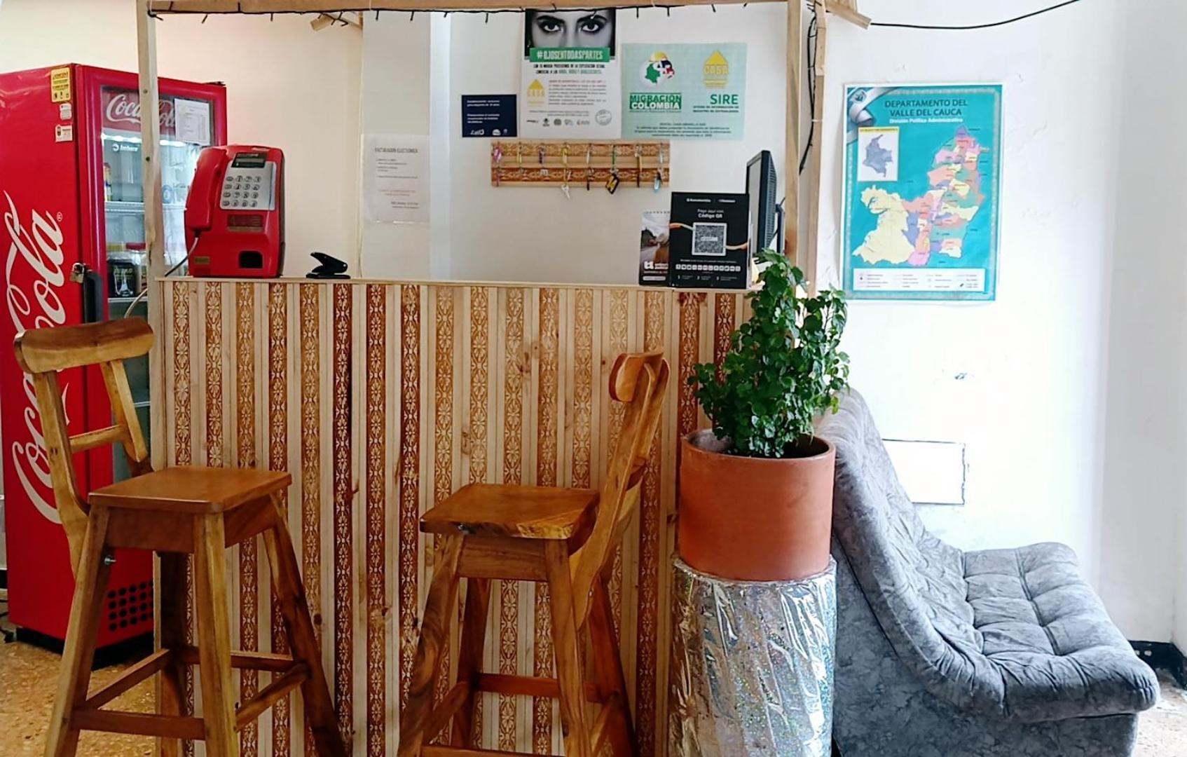 Casa Amarilla Hostel - カリ エクステリア 写真